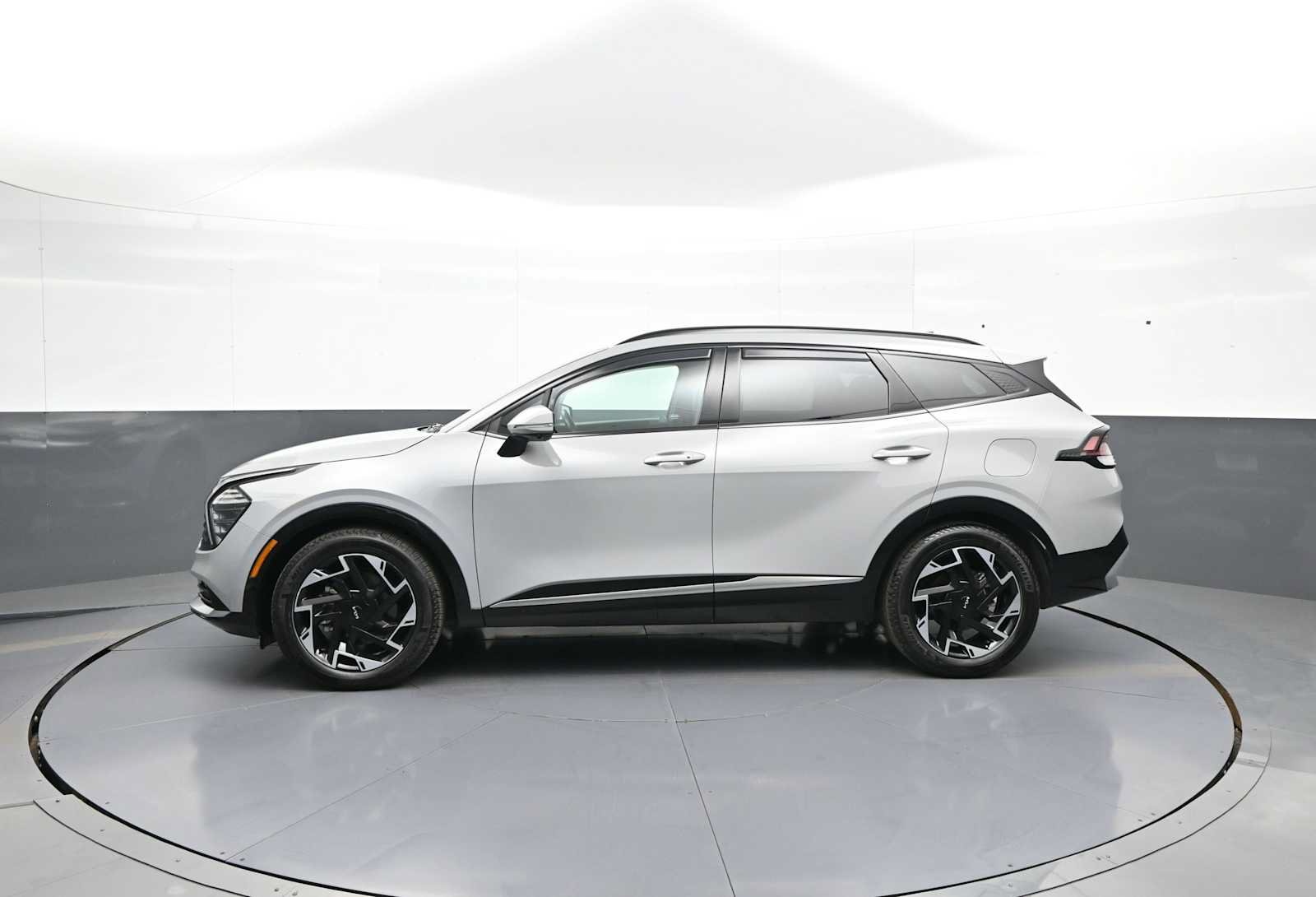 Used 2025 Kia Sportage SX FWD image 8
