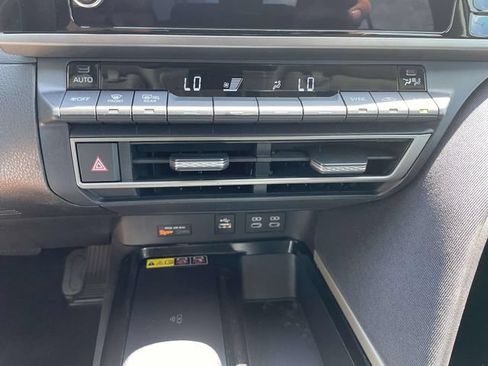 Used 2025 Toyota Camry LE w/ Convenience Package FWD image 28