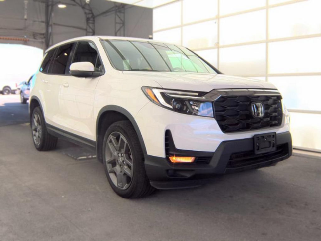 Used 2023 Honda Passport EX-L image 3