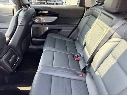 New 2026 Lincoln Nautilus Reserve AWD/4WD image 16