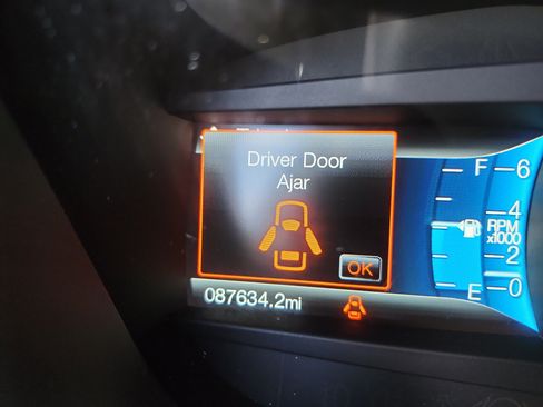 Used 2016 Ford Fusion SE w/ Equipment Group 202A FWD image 12