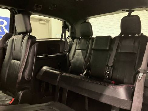 Used 2018 Dodge Grand Caravan GT image 29