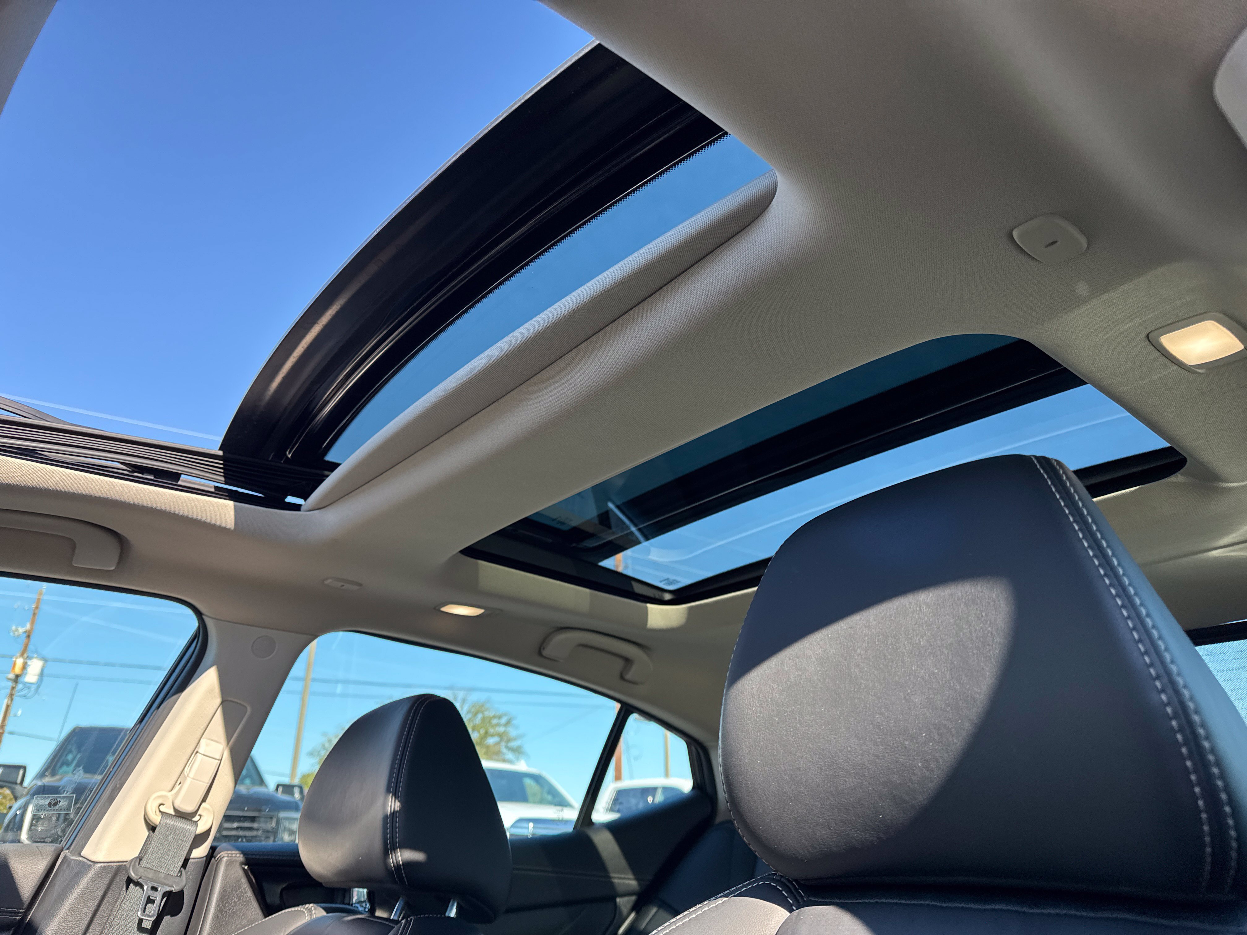 Used 2018 Nissan Maxima Platinum FWD image 14