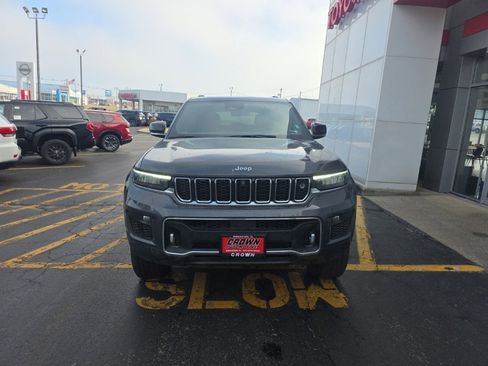Used 2024 Jeep Grand Cherokee Overland w/ Adv Protech Group III image 9