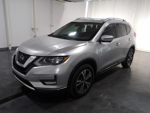 Used 2018 Nissan Rogue SL AWD/4WD image 3