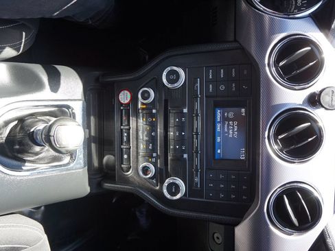 Used 2017 Ford Mustang GT RWD image 27