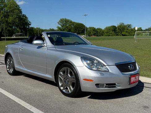 Used 2008 Lexus SC 430 Convertible RWD image 2
