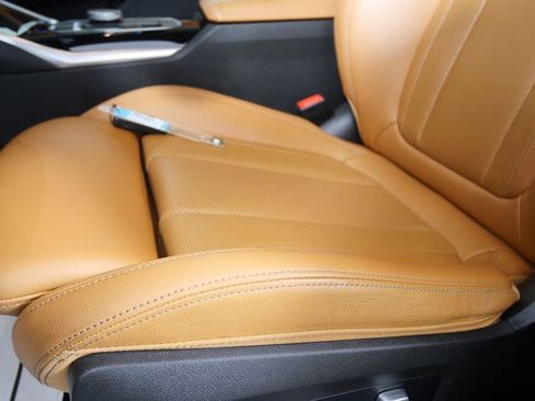 Certified 2023 BMW 330i Sedan w/ Premium Package image 9