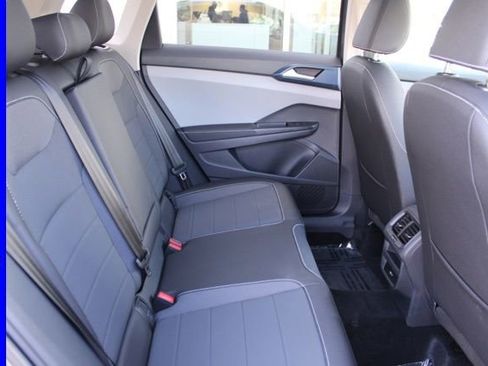 Used 2024 Volkswagen Taos SE image 22