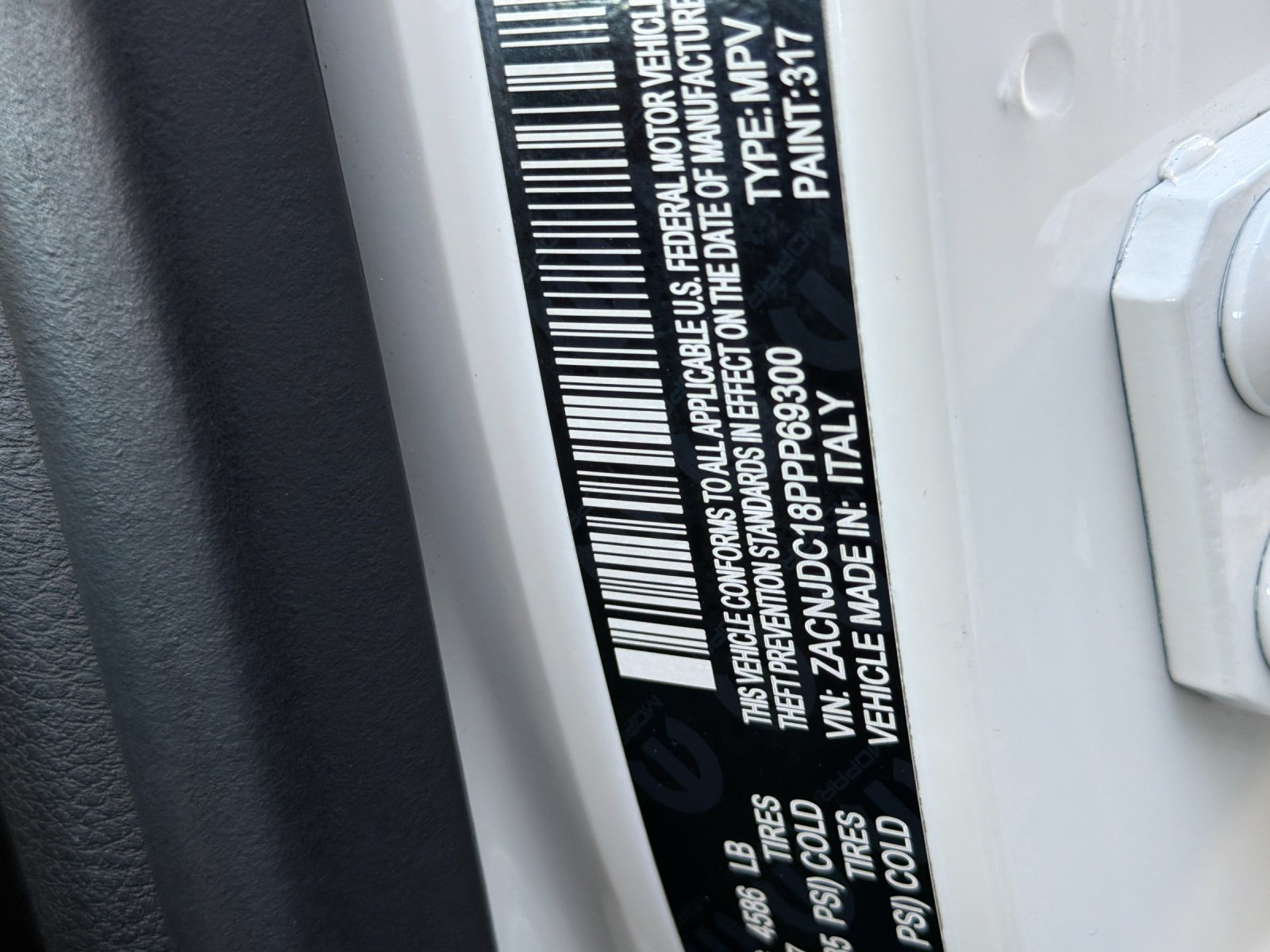Used 2023 Jeep Renegade Trailhawk AWD/4WD image 28