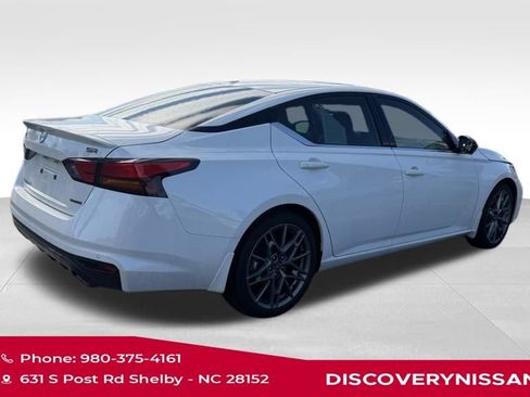 Certified 2024 Nissan Altima 2.0 SR FWD image 7