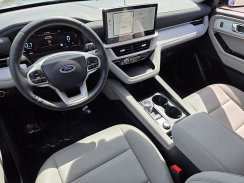 New 2026 Ford Explorer Active w/ Active Comfort Package image 6