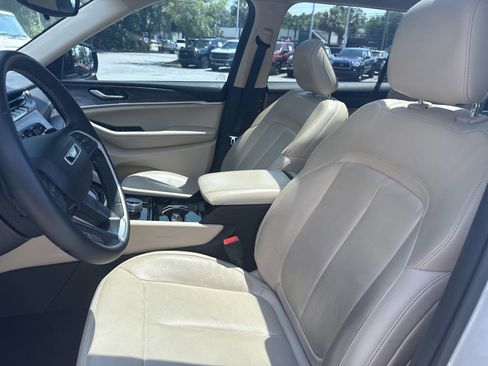 Used 2021 Jeep Grand Cherokee L Limited RWD image 13