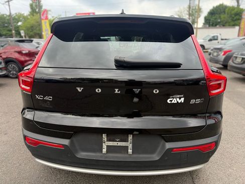 Used 2023 Volvo XC40 B5 Plus AWD/4WD image 6