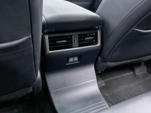 Used 2025 Lexus GX 550 AWD/4WD image 19