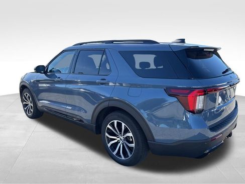 Used 2025 Ford Explorer ST-Line RWD image 3