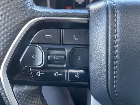 Certified 2025 Toyota Sequoia Platinum image 28