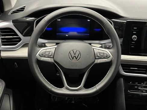 New 2025 Volkswagen Taos SE image 9