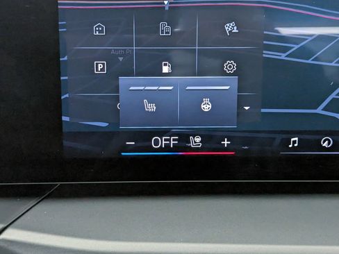 Used 2025 BMW 230i xDrive Coupe w/ Convenience Package image 21