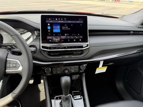 New 2026 Jeep Compass Latitude AWD/4WD image 18