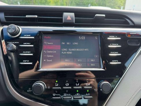 Used 2018 Toyota Camry LE FWD image 29