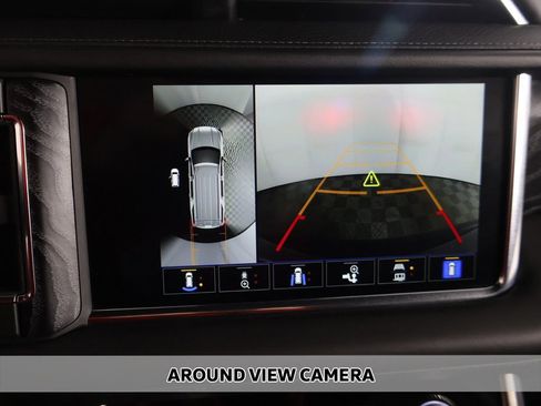 Used 2023 GMC Yukon Denali image 8