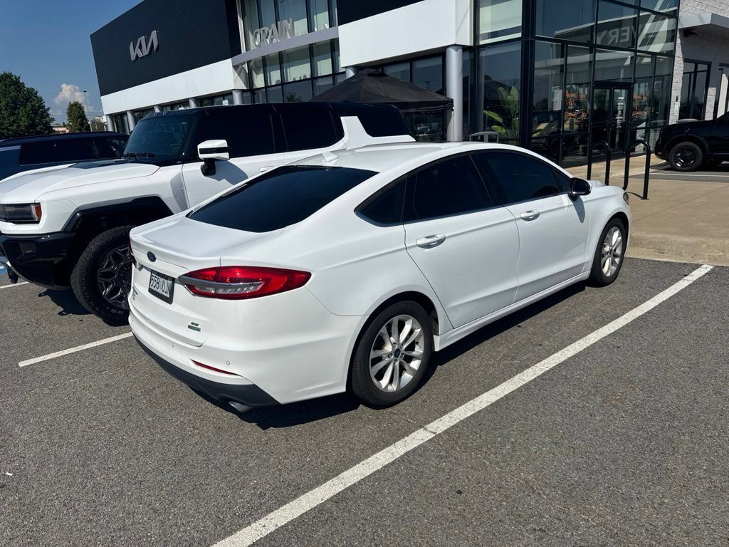 Used 2019 Ford Fusion SE FWD image 5