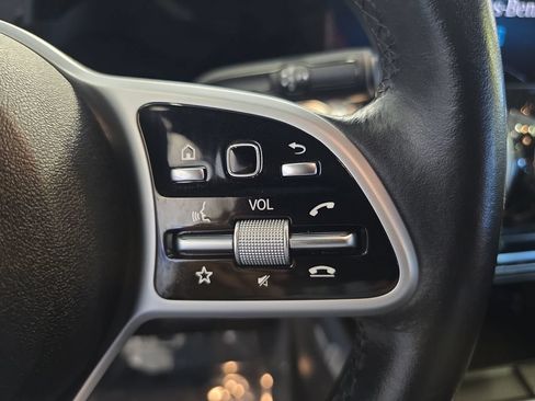Used 2020 Mercedes-Benz GLB 250 image 21