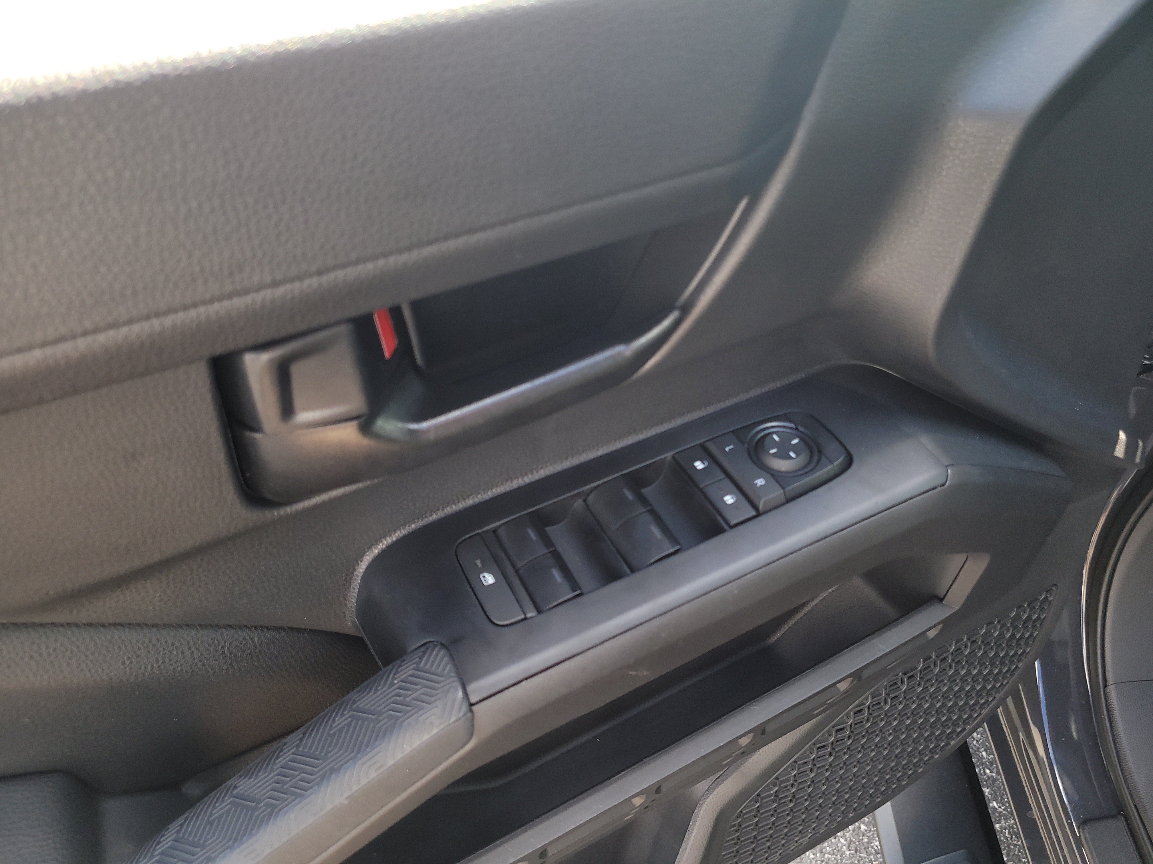 Used 2025 Toyota Tacoma SR5 RWD image 18