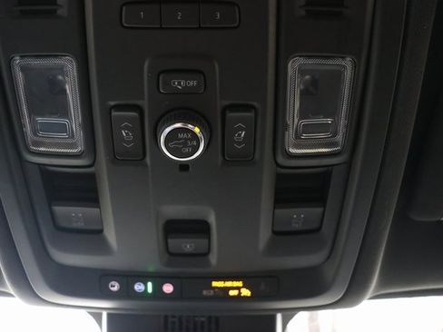 Used 2023 GMC Yukon XL AT4 w/ AT4 Premium Package image 27