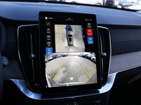 New 2026 Volvo XC90 B6 Plus w/ Protection Package Premier image 15