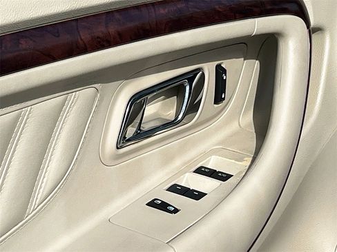 Used 2012 Ford Taurus Limited image 15