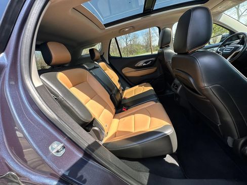 Used 2019 GMC Terrain SLT w/ Infotainment Package II AWD/4WD image 18