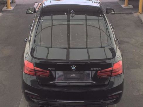 Used 2017 BMW 330i xDrive Sedan AWD/4WD image 8
