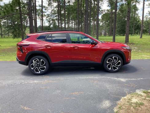 New 2026 Chevrolet Trax RS w/ Driver Confidence Package FWD image 6