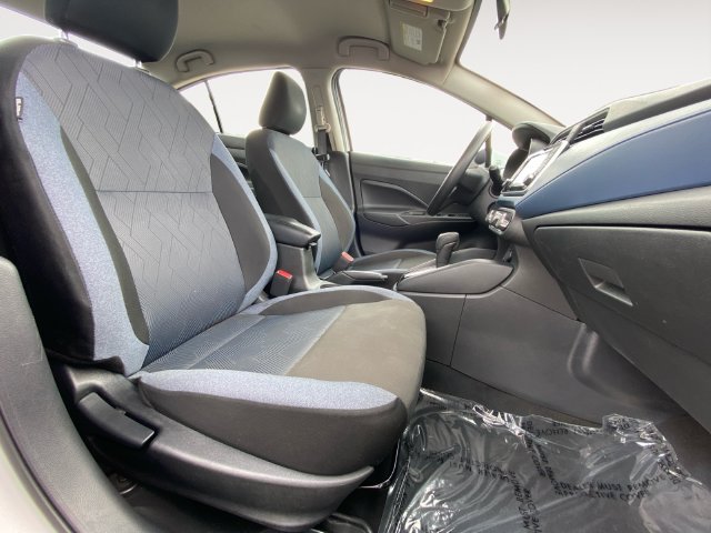 Used 2025 Nissan Versa SV FWD image 15