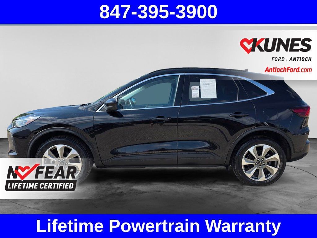 Certified 2025 Ford Escape Platinum AWD/4WD image 7
