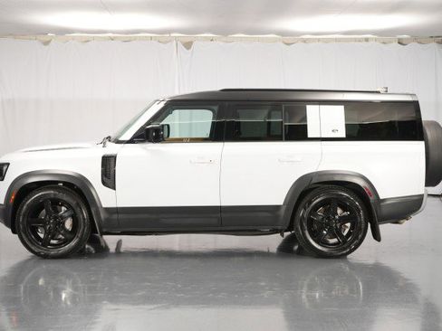 Used 2023 Land Rover Defender 130 SE image 3