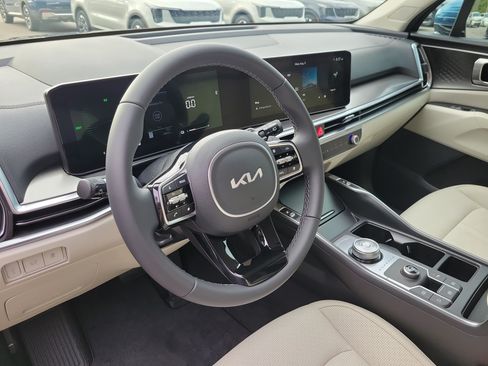 Certified 2025 Kia Sorento EX FWD image 23