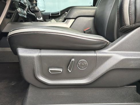 Used 2018 Ford F150 Platinum w/ Equipment Group 701A Luxury AWD/4WD image 21
