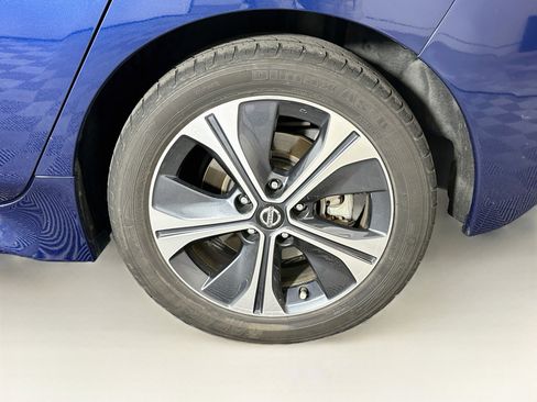 Used 2019 Nissan Leaf SV w/ SV Technology Package FWD image 11
