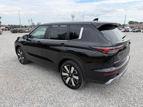 Used 2025 Mitsubishi Outlander SE FWD image 27
