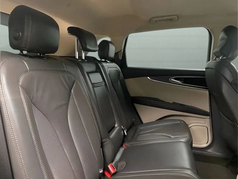 Used 2019 Lincoln Nautilus Select FWD image 12