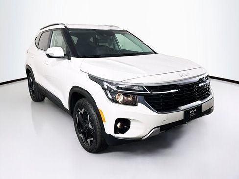 Certified 2024 Kia Seltos EX AWD/4WD image 3