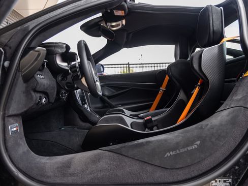 Used 2026 McLaren 750S RWD image 29