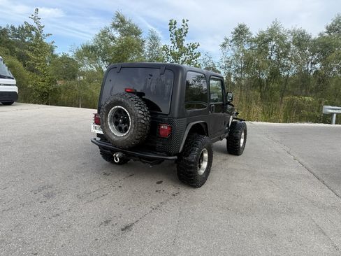Used 2005 Jeep Wrangler Rubicon AWD/4WD image 6