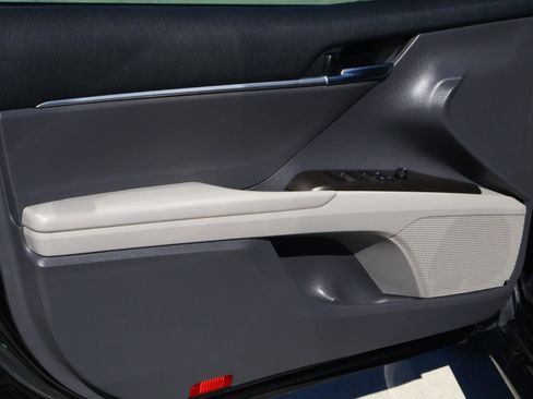 Used 2022 Toyota Camry LE image 14