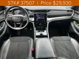 Used 2023 Jeep Grand Cherokee Altitude image 3