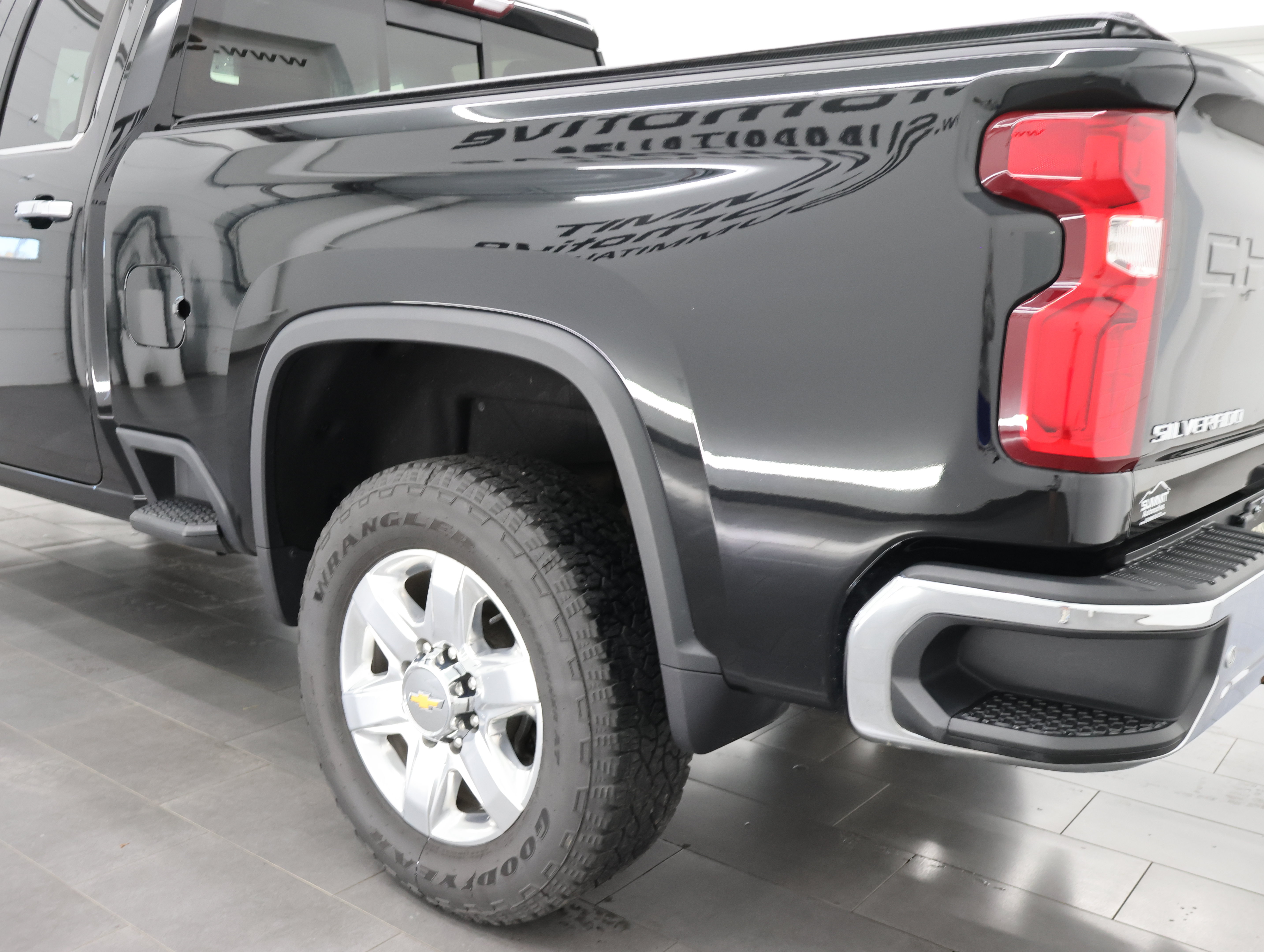 Used 2022 Chevrolet Silverado 2500 LTZ AWD/4WD image 33