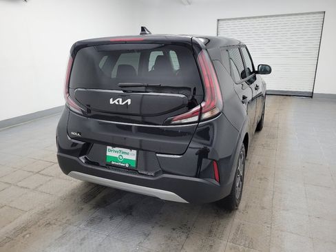 Used 2023 Kia Soul LX image 7